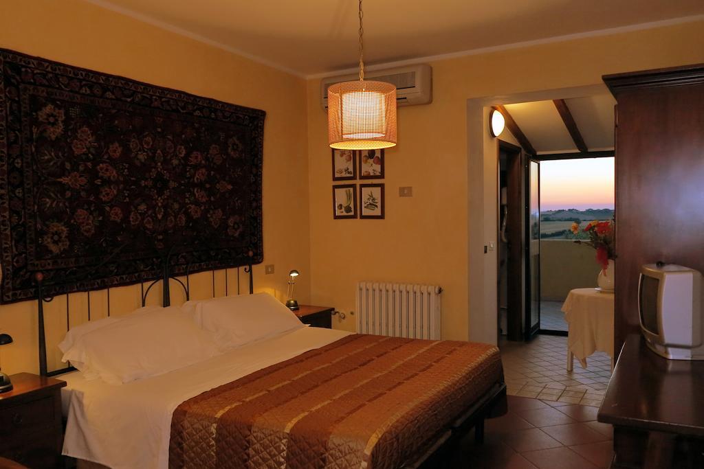 Agriturismo Colomboni San Costanzo Kamer foto